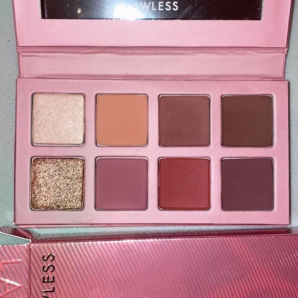 The one baby Lawless eyeshadow palette - Picture 2 of 2